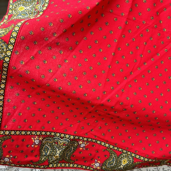 Cotton table cloth in red, green and yellow print floral design rectangular - Picture 7 of 13